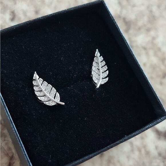 925 Sterling Silver Feather Earrings - Picture 3 of 9